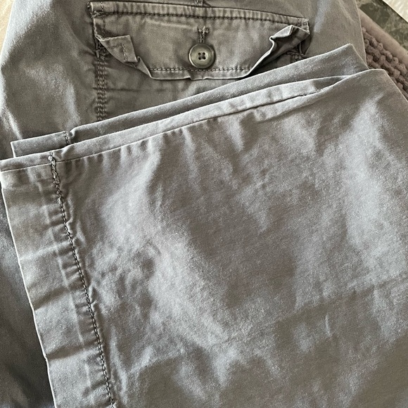 Old Navy Gray Women's Low Rise Cargo Jeans - Picture 5 of 7